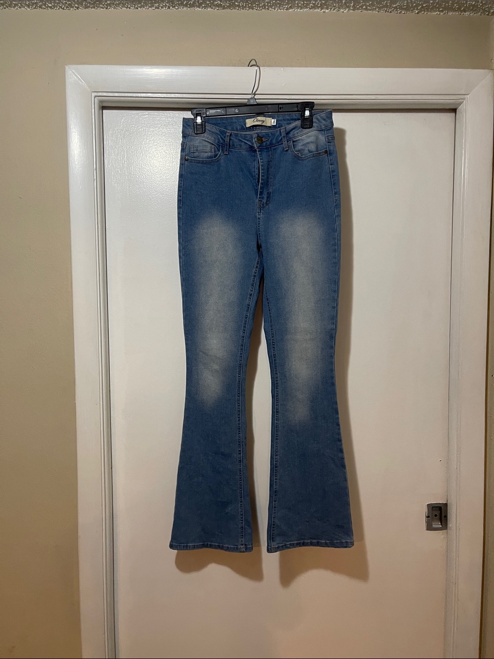 Women’s Blue Flared Jeans - Classic Mid Wash olevey size 11